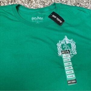 Hot Topic Harry Potter Slytherin Crest Tee in Green